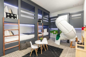 Modern 7 Bdrm Villa with Games Room at Reunion